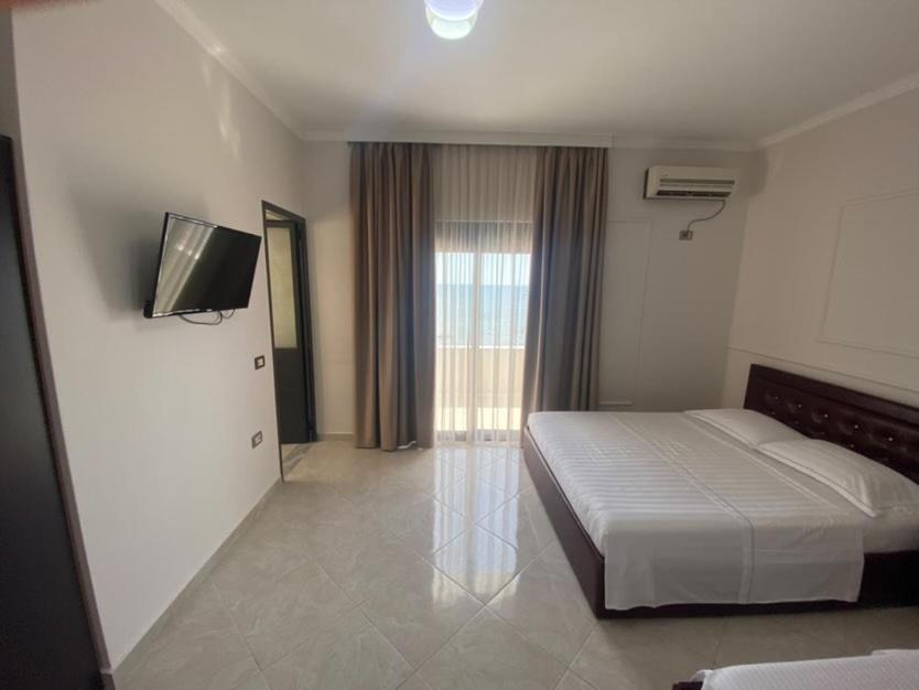 Hotel Tirona Durrës 外观 照片