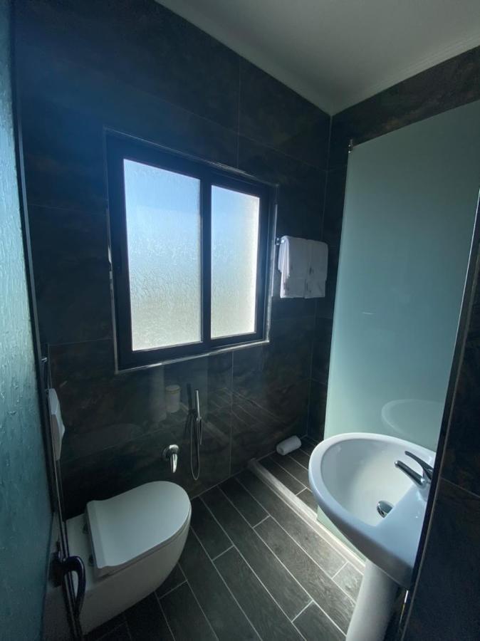 Hotel Tirona Durrës 外观 照片