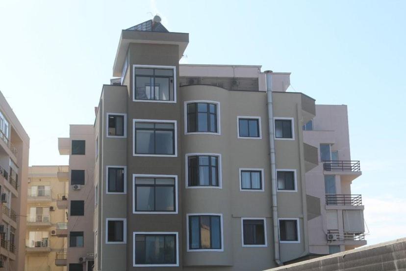 Hotel Tirona Durrës 外观 照片