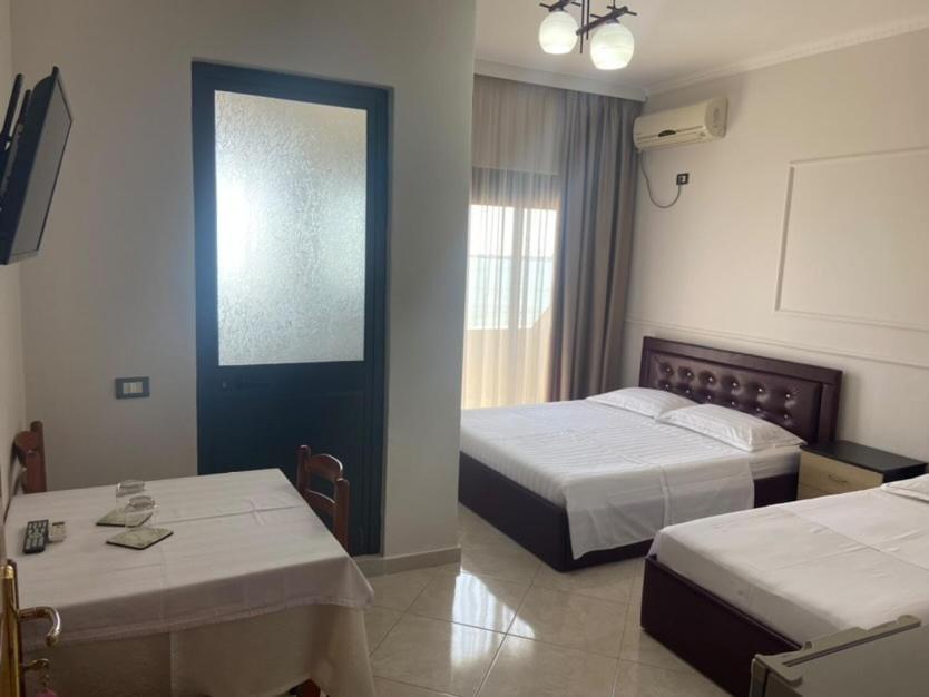 Hotel Tirona Durrës 外观 照片