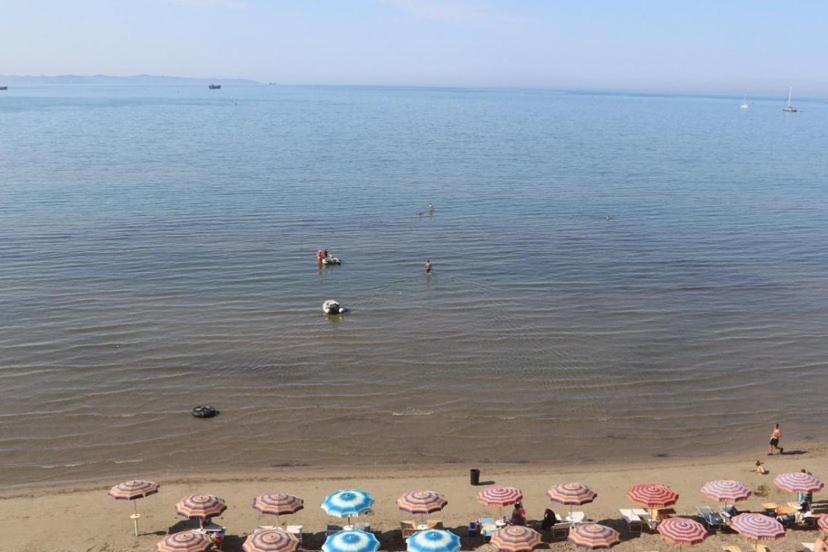 Hotel Tirona Durrës 外观 照片