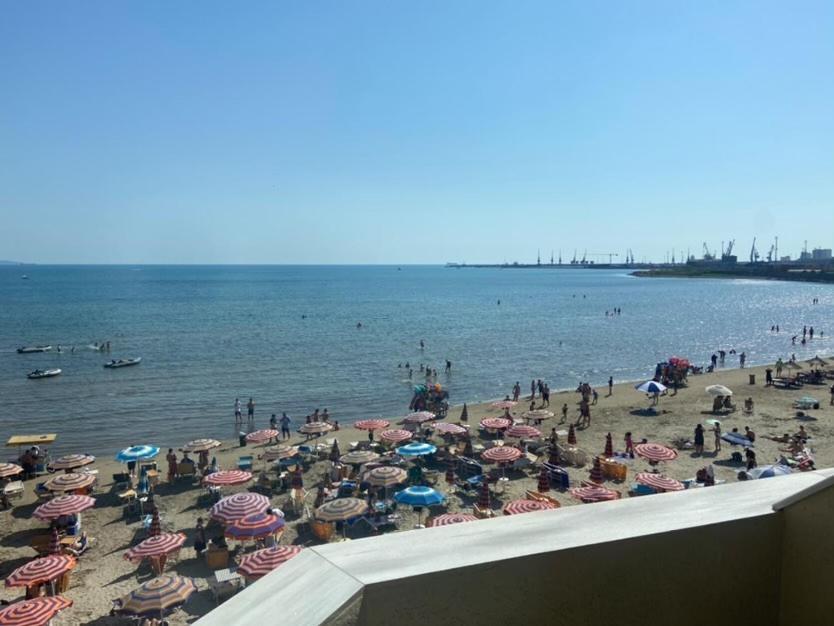 Hotel Tirona Durrës 外观 照片