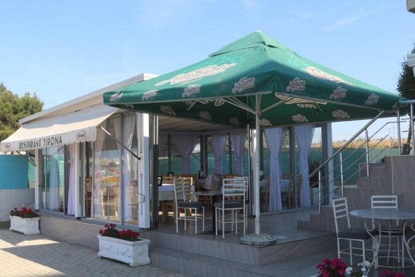 Hotel Tirona Durrës 外观 照片