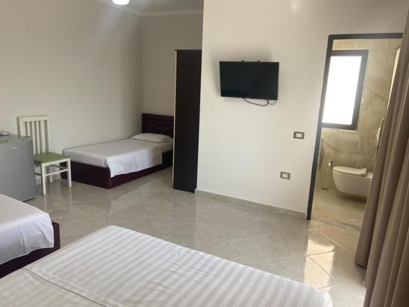 Hotel Tirona Durrës 外观 照片