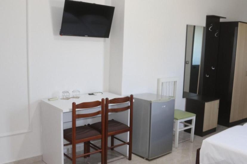 Hotel Tirona Durrës 外观 照片