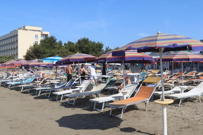 Hotel Tirona Durrës 外观 照片