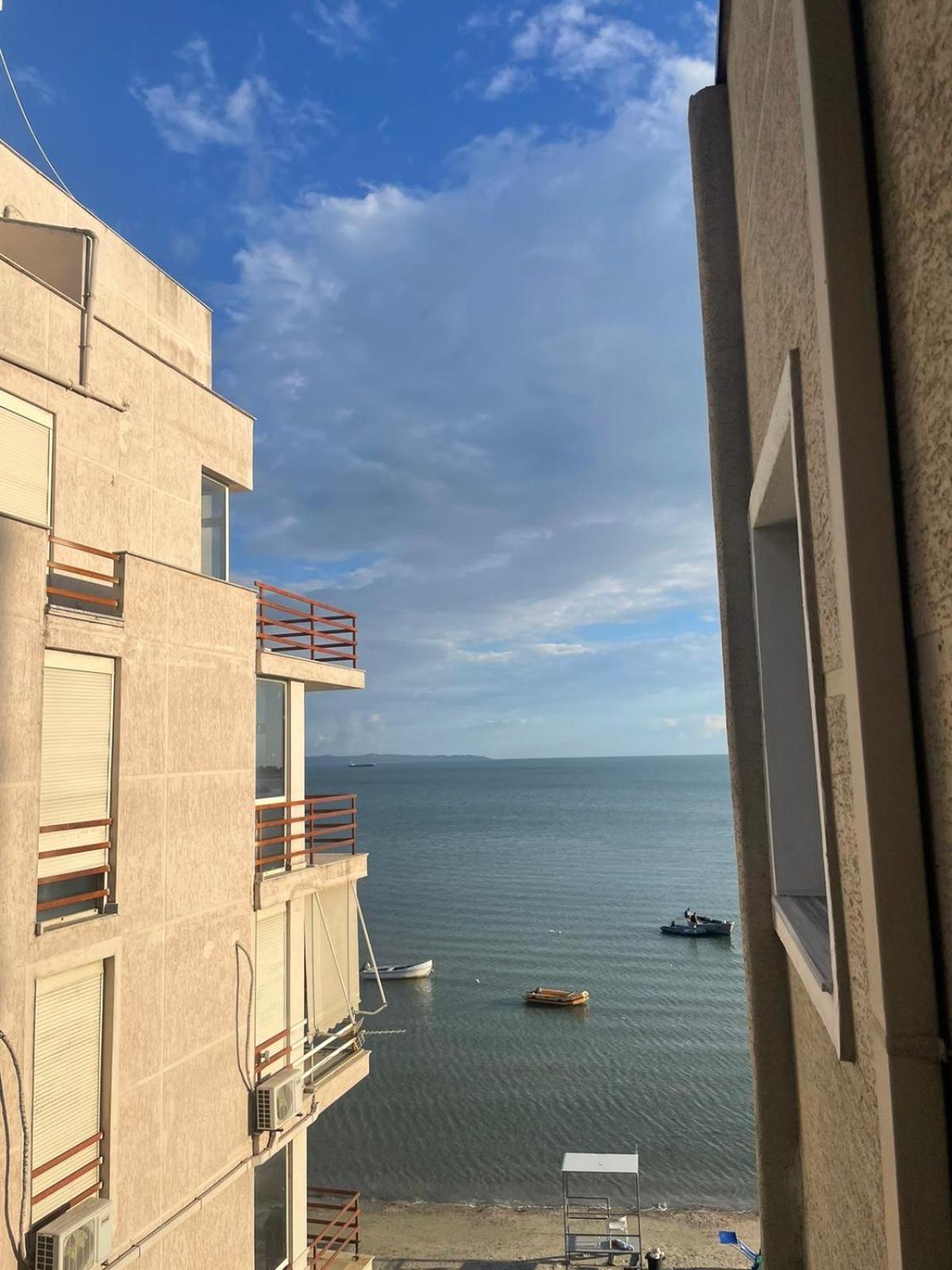 Hotel Tirona Durrës 外观 照片