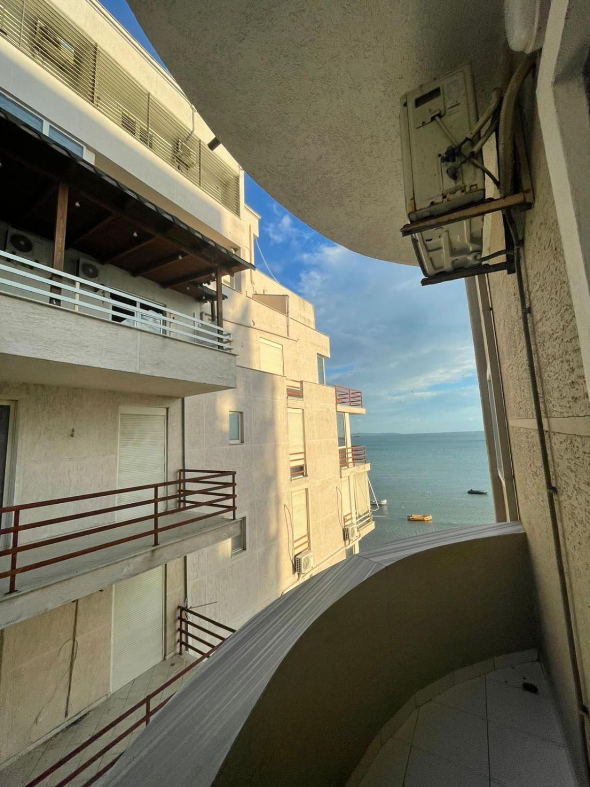 Hotel Tirona Durrës 外观 照片