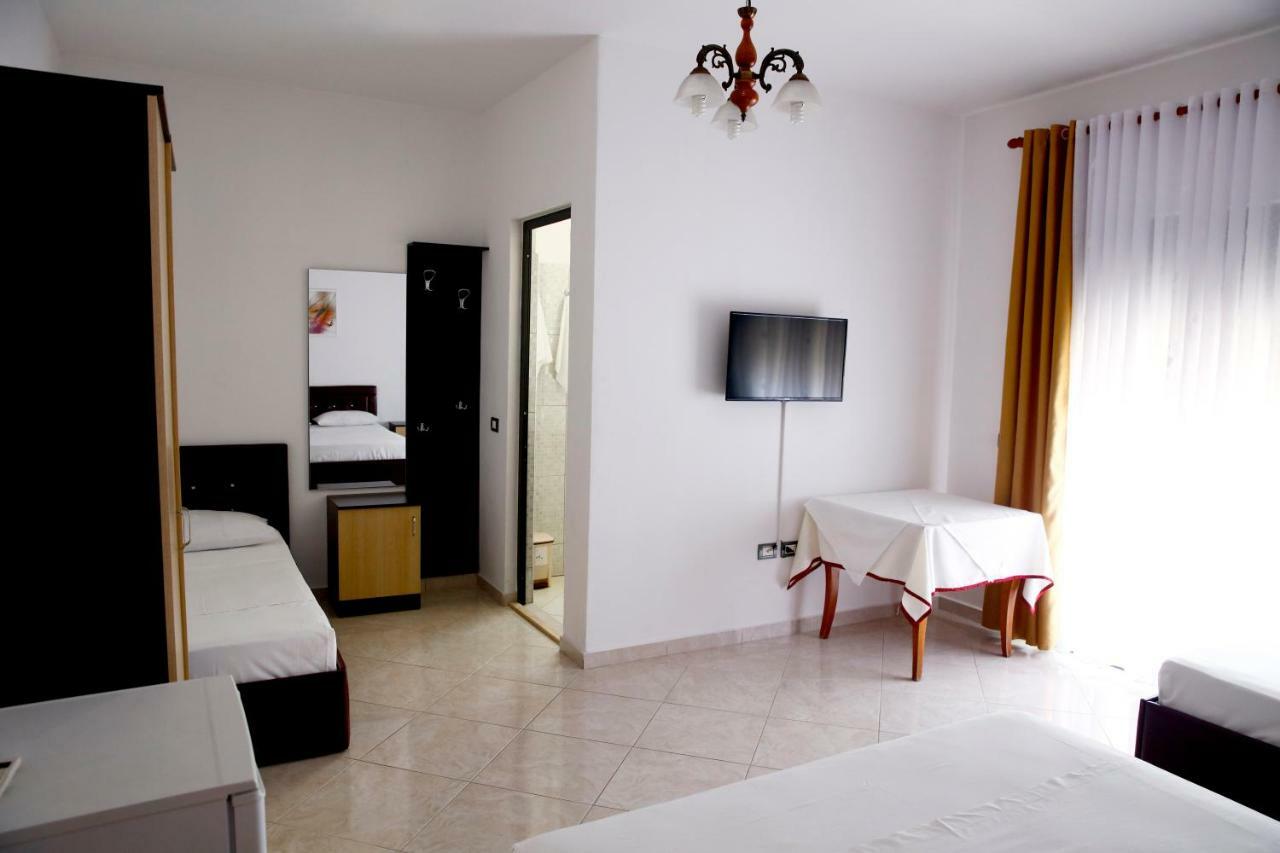 Hotel Tirona Durrës 外观 照片